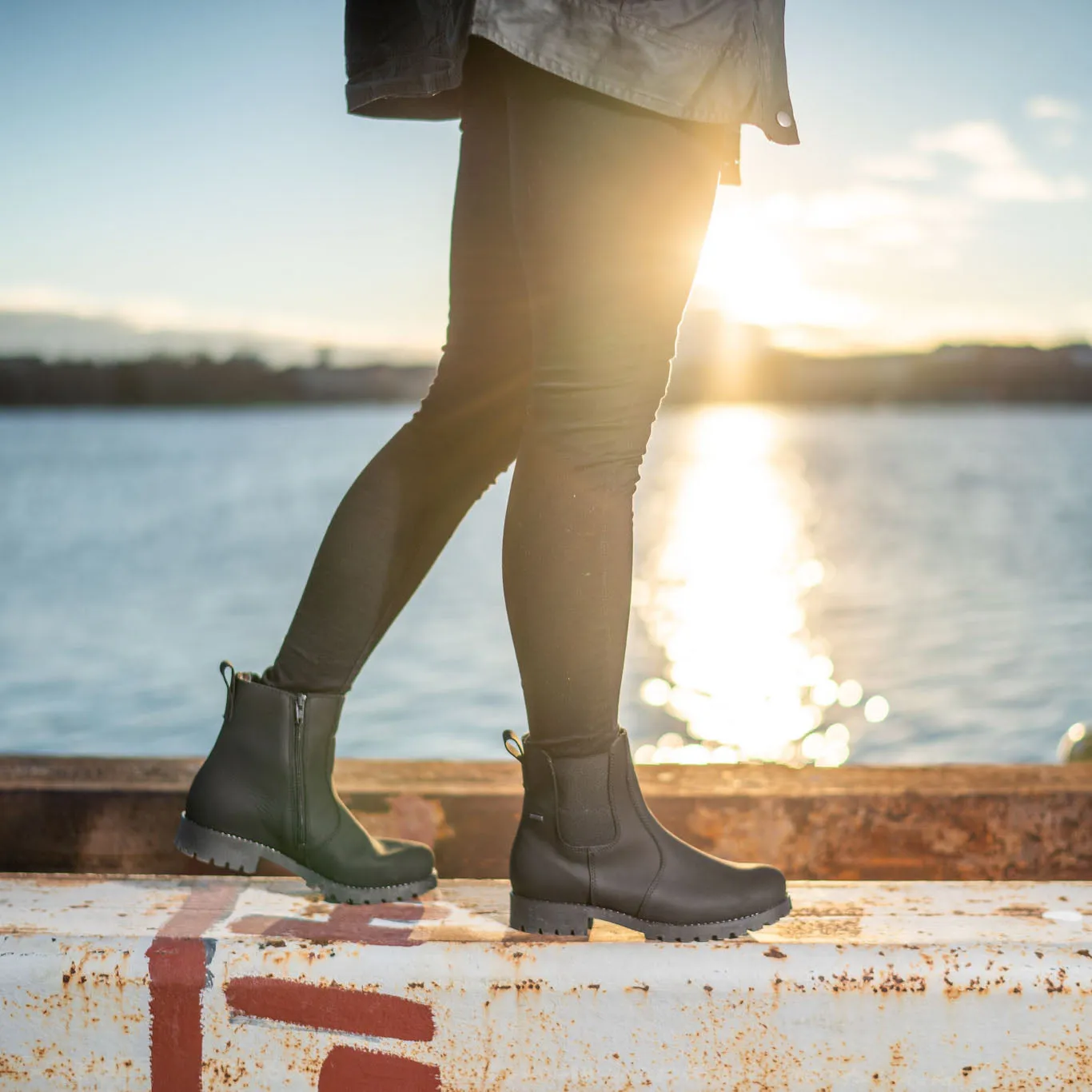 AAVA Women's GORE-TEX® Chelsea boots