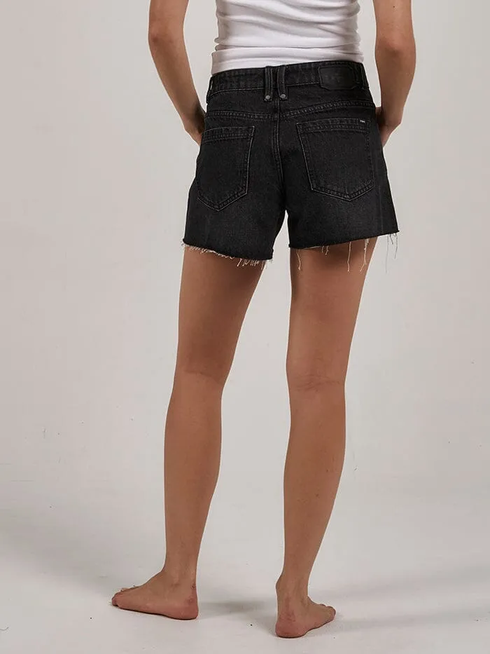 Erica Mid Rise Short - Smoke Black