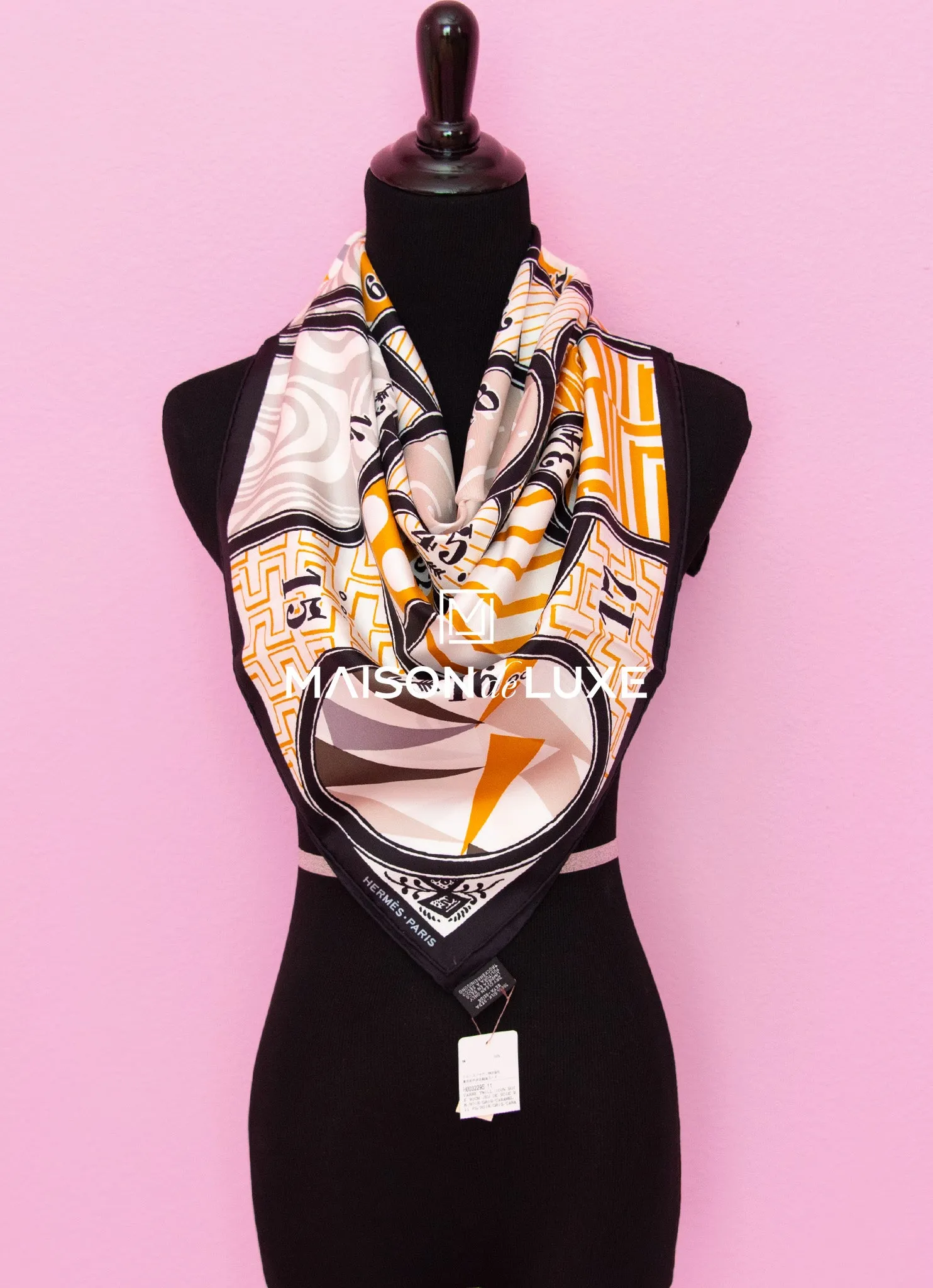 Hermes "Jeu de Soie" Caramel Twill Silk 90 cm Scarf